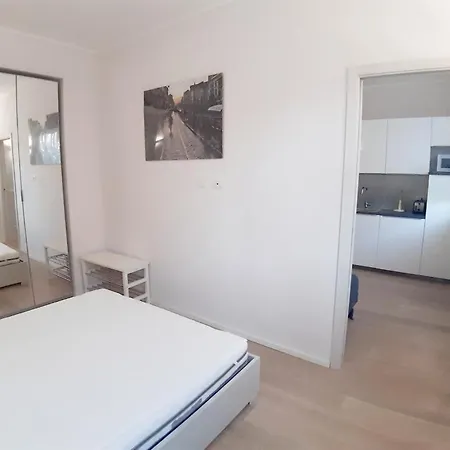 Easy Room Italy Milan Exterior photo