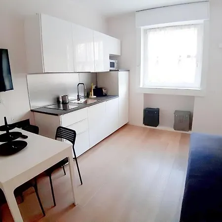 Easy Room Italy Milan Exterior photo